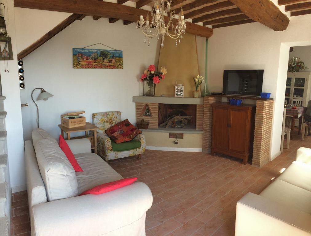 La Casina Delle Rondini Vendégház Corsanico-Bargecchia Kültér fotó