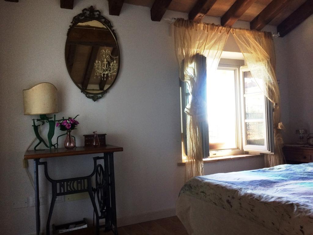La Casina Delle Rondini Vendégház Corsanico-Bargecchia Kültér fotó